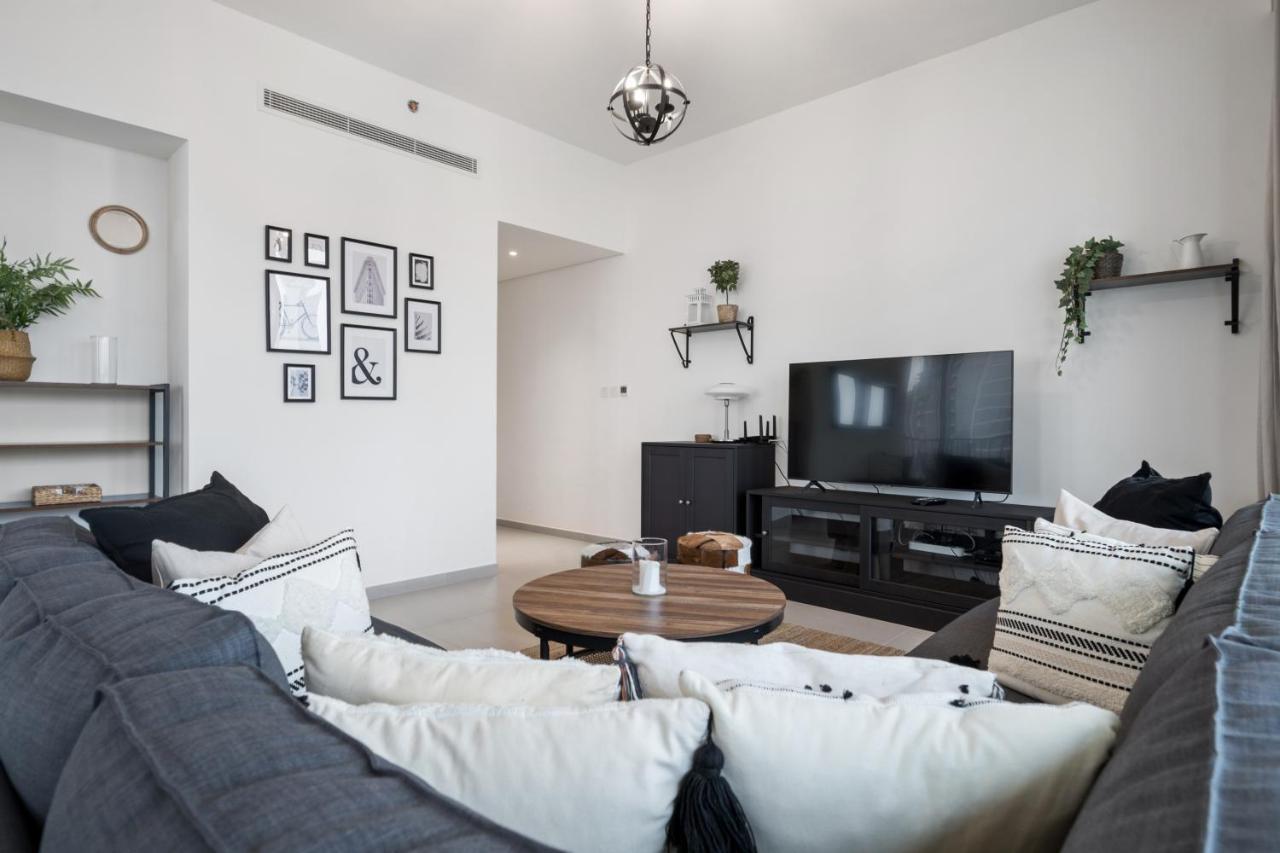 Breathtaking City Views From Dt Apt With Terrace Dubaï Extérieur photo