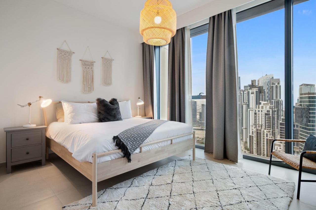 Breathtaking City Views From Dt Apt With Terrace Dubaï Extérieur photo
