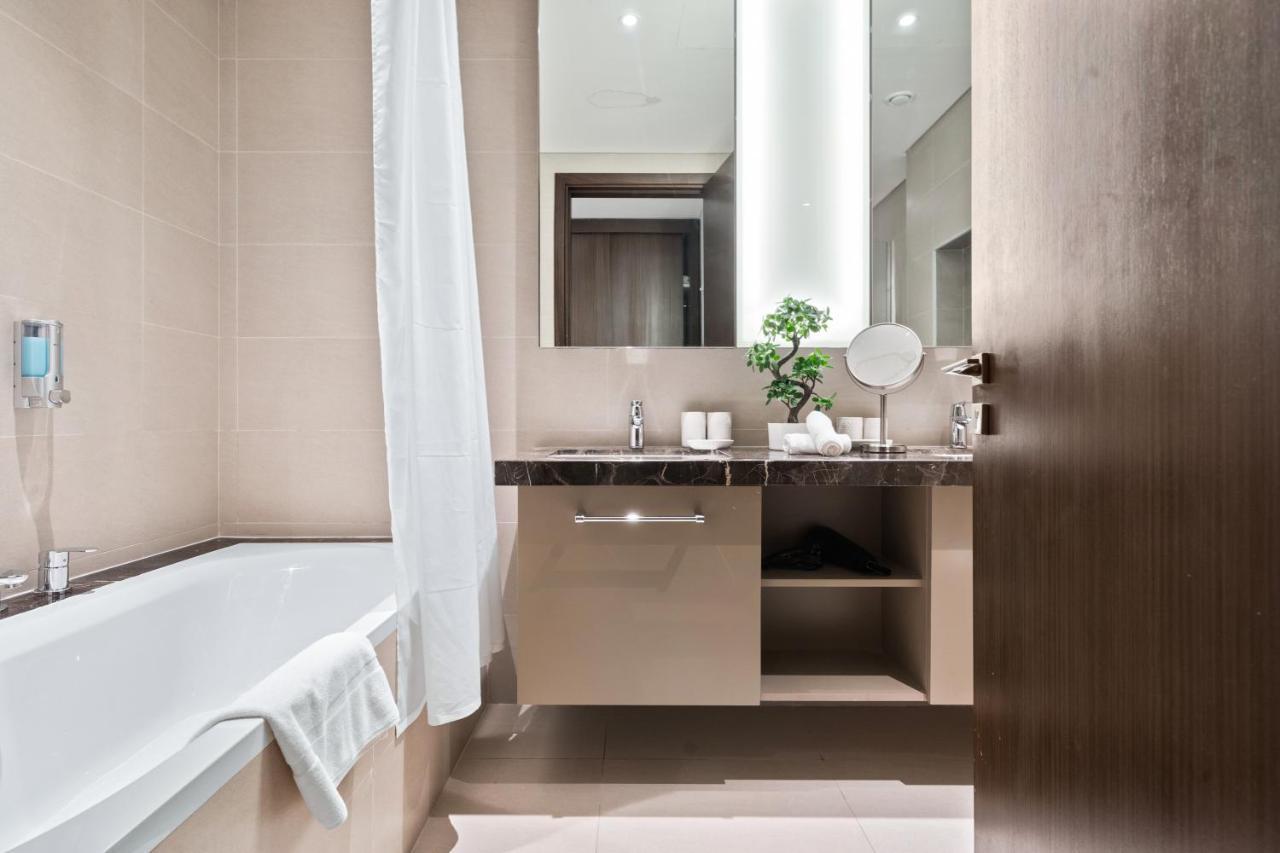 Breathtaking City Views From Dt Apt With Terrace Dubaï Extérieur photo