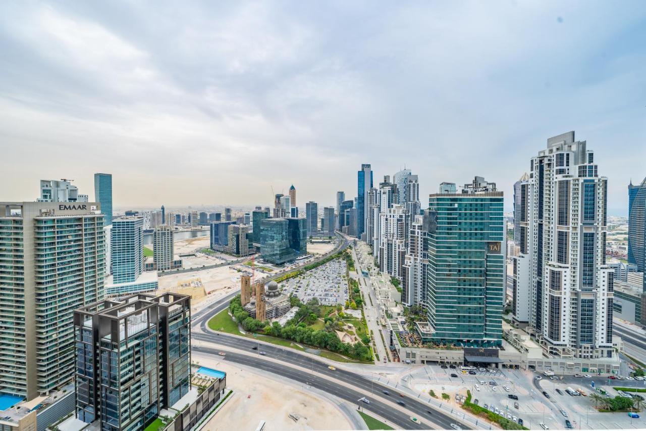 Breathtaking City Views From Dt Apt With Terrace Dubaï Extérieur photo